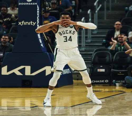 莫斯科盛大,庆祝中国春,万市民共襄,米兰体育官网,MILAN,Sports,足球直播,篮球赛事,体育高清,NBA直播